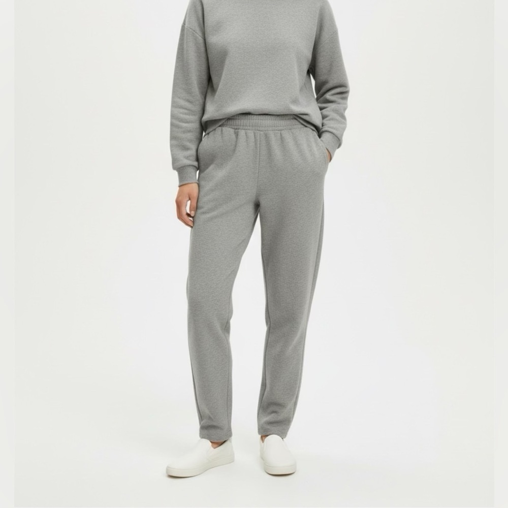 Beyond Yoga Gray Bottoms